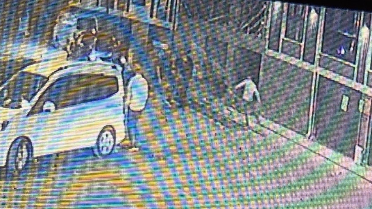 Araç ticareti silahlı kavgaya döndü... O anlar kamerada