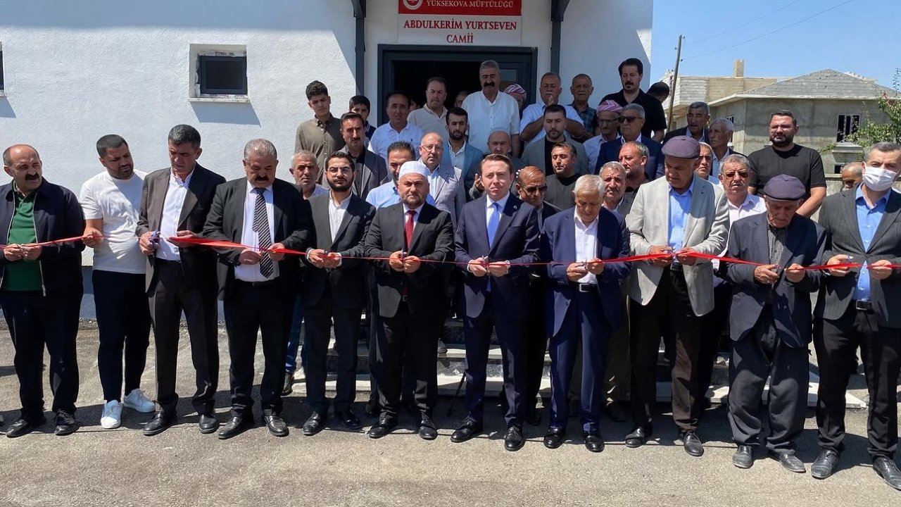 Yüksekova’da Abdülkerim Yurtseven Camisi düzenlenen törenle ibadete açıldı