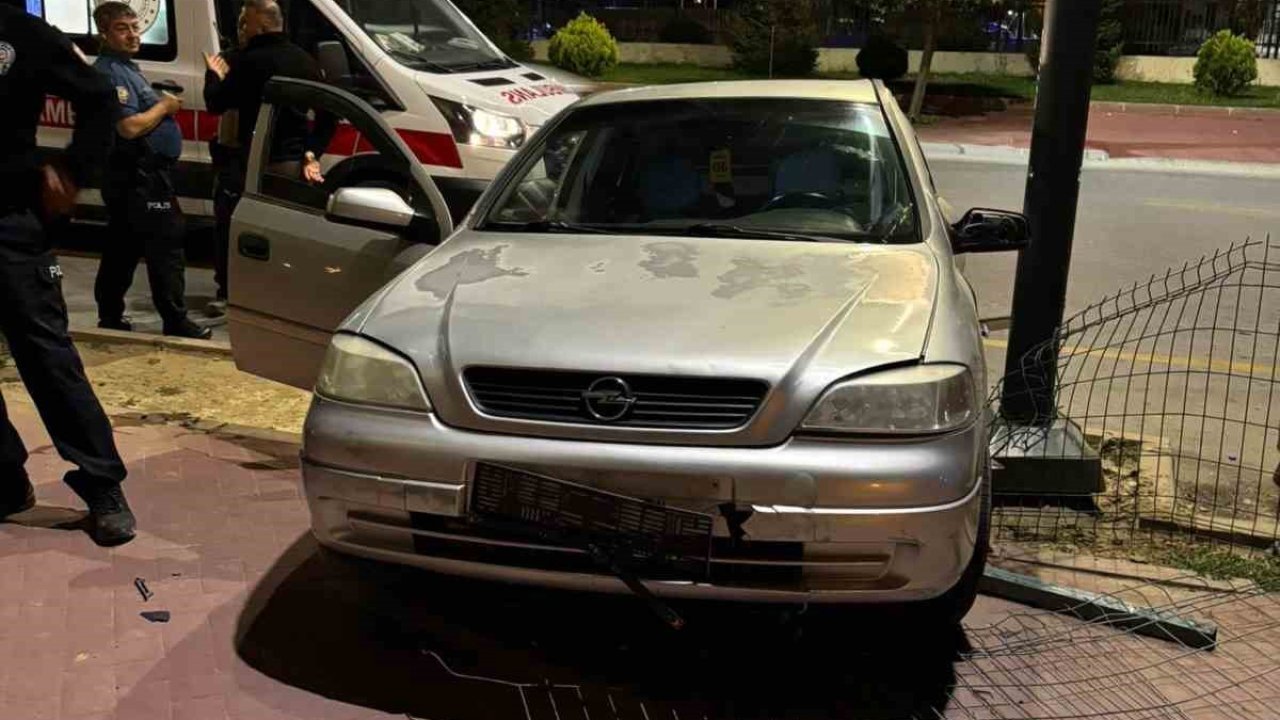 Niğde’de otomobil refüje çıktı: 1 yaralı