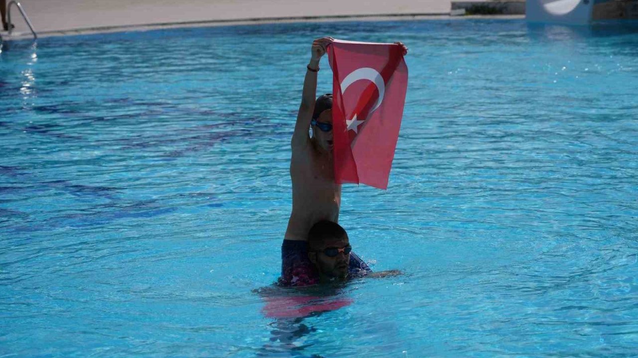 Yaz spor okulları sona erdi, yüzlerce öğrenci sertifikalarını aldı