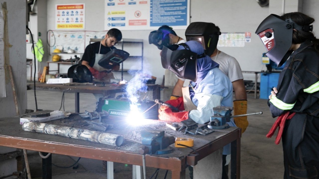 Mersin’de çelik kaynak kursunu bitirenlerin yüzde 85’i iş sahibi oldu