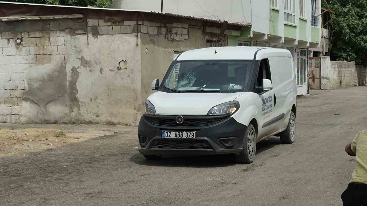 Motosiklet ile otomobil çarpıştı: 1 yaralı
