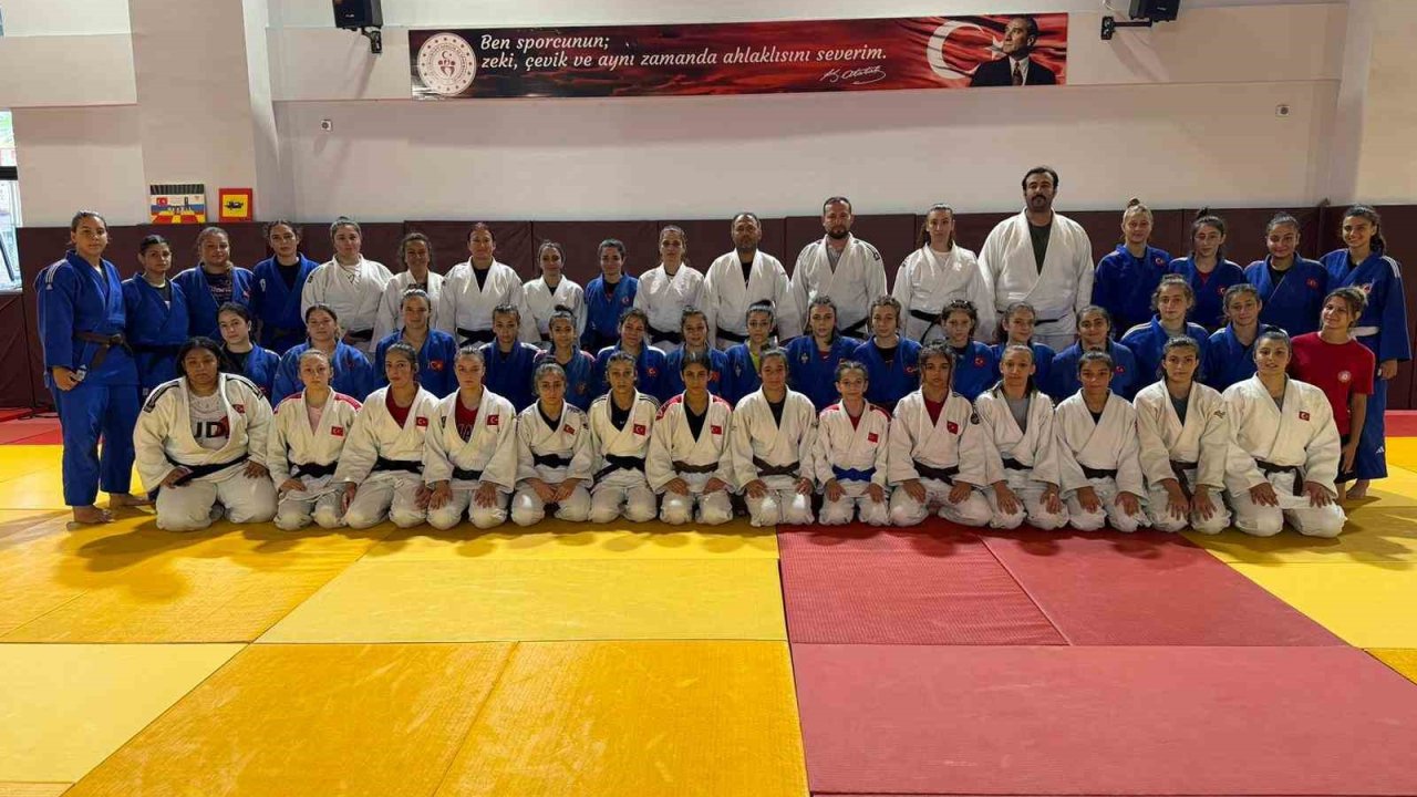 Yıldız Kadın Judo Milli Takımı, Salihli’de güç topluyor