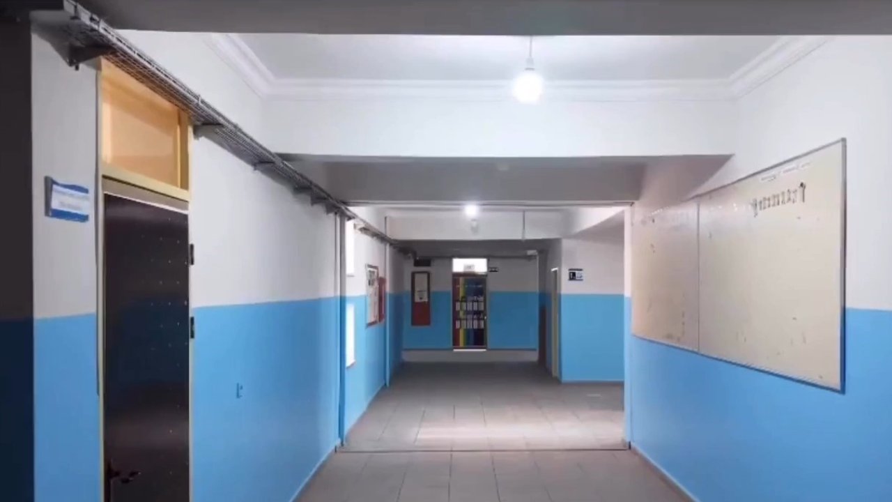 Gaziantep’te denetimli serbestlik yükümlüleri okulların bakımını yaptı