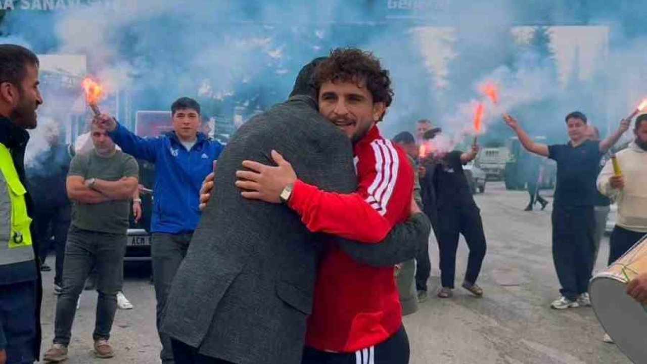 Akdeniz Oyunları şampiyonu Ahmet Duman memleketinde coşkuyla karşılandı