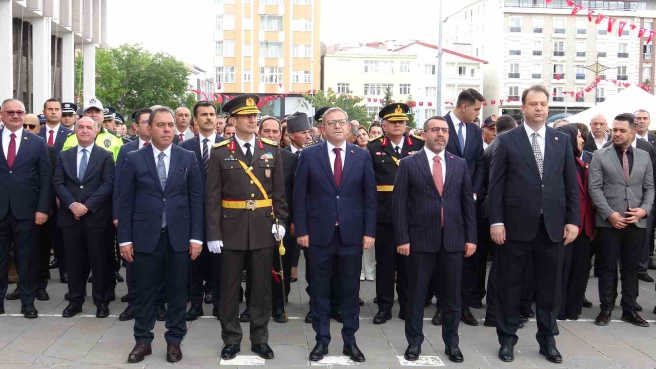 Kars’ta 30 Ağustos Zafer Bayramı’nın 104. yıl dönümü coşkuyla kutlandı