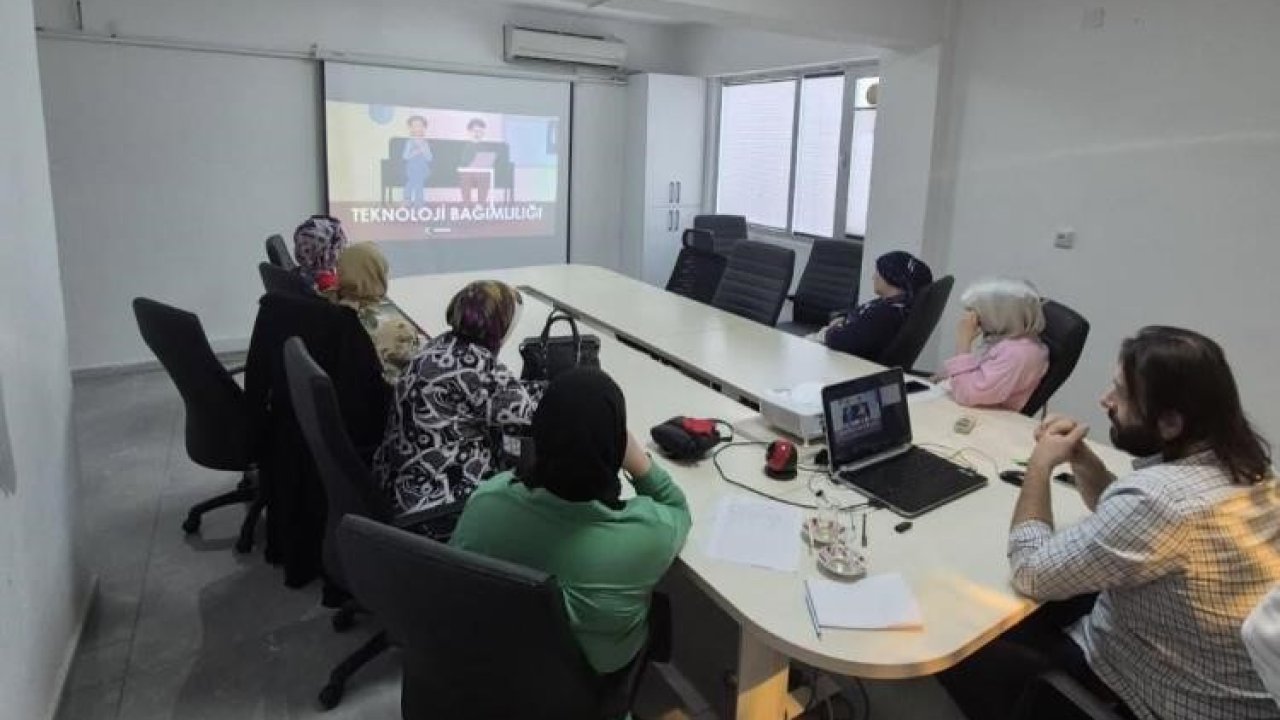 Bilecik’te ailelere teknoloji bağımlılığı eğitimi