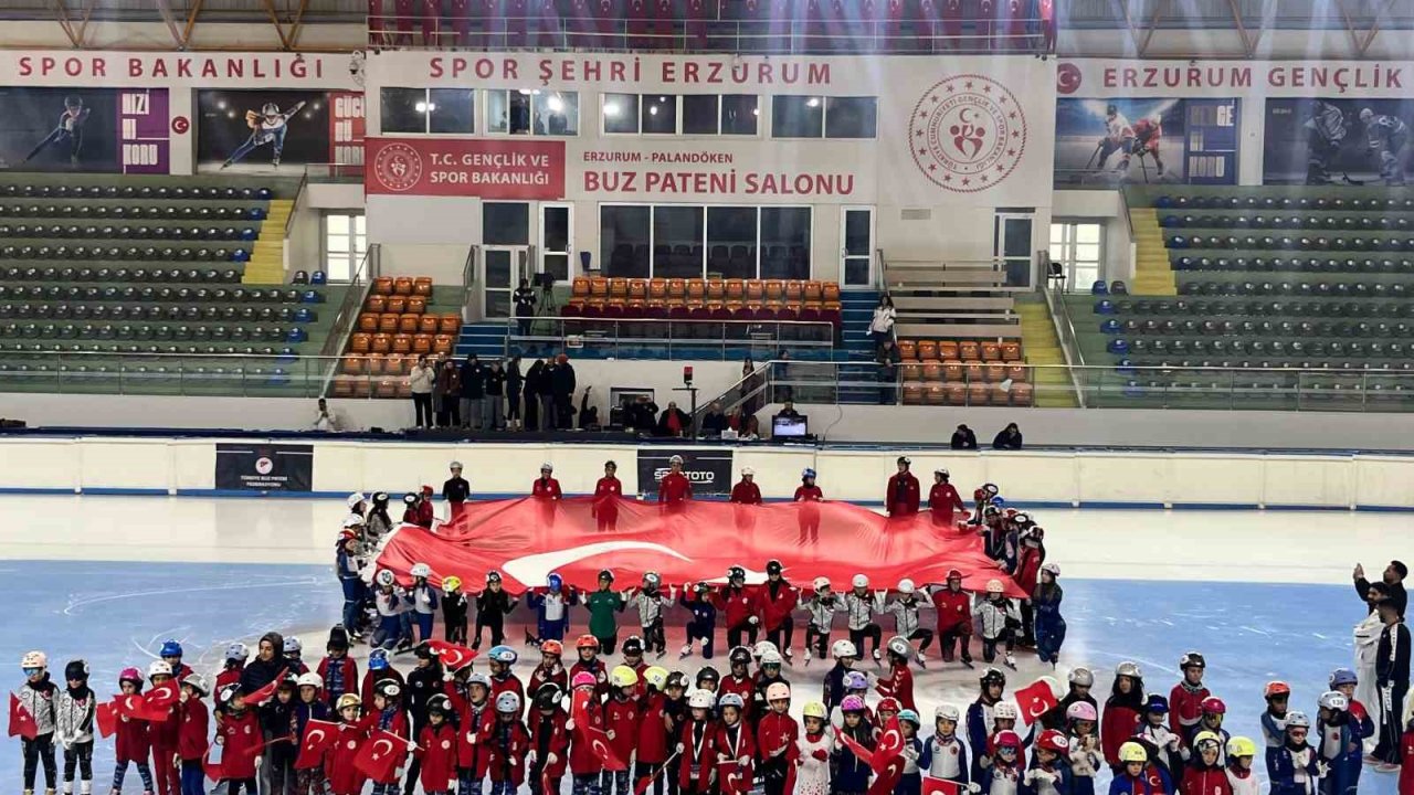 Buzda 30 Ağustos coşkusunu yaşadılar