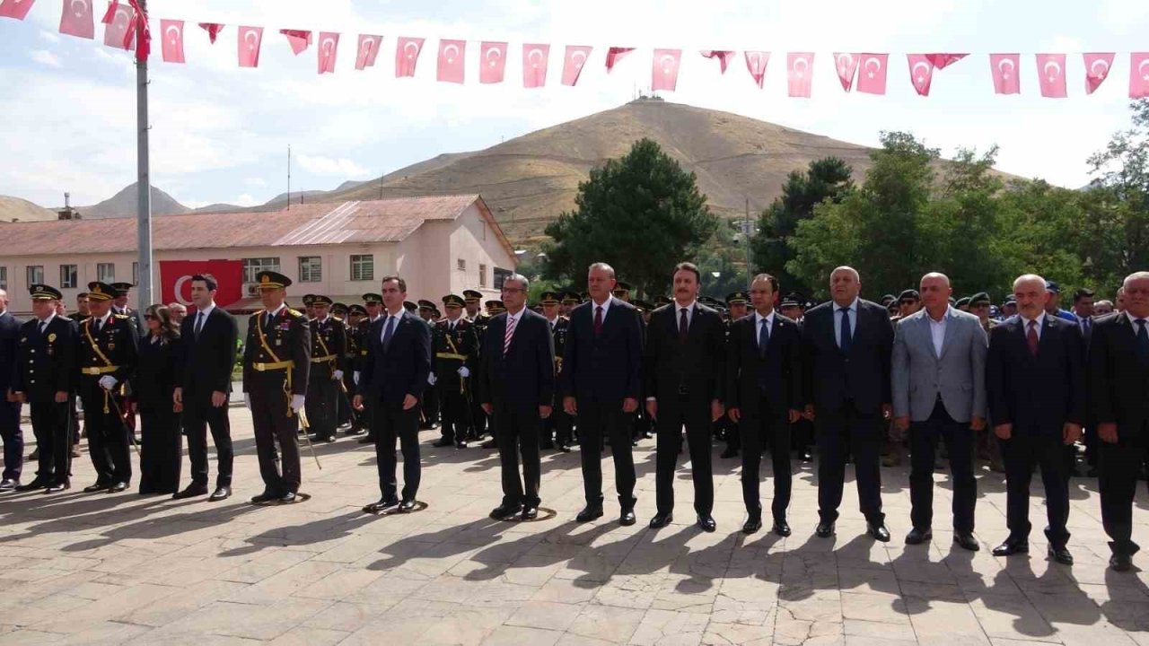 Bitlis’te 30 Ağustos Zafer Bayramı kutlandı