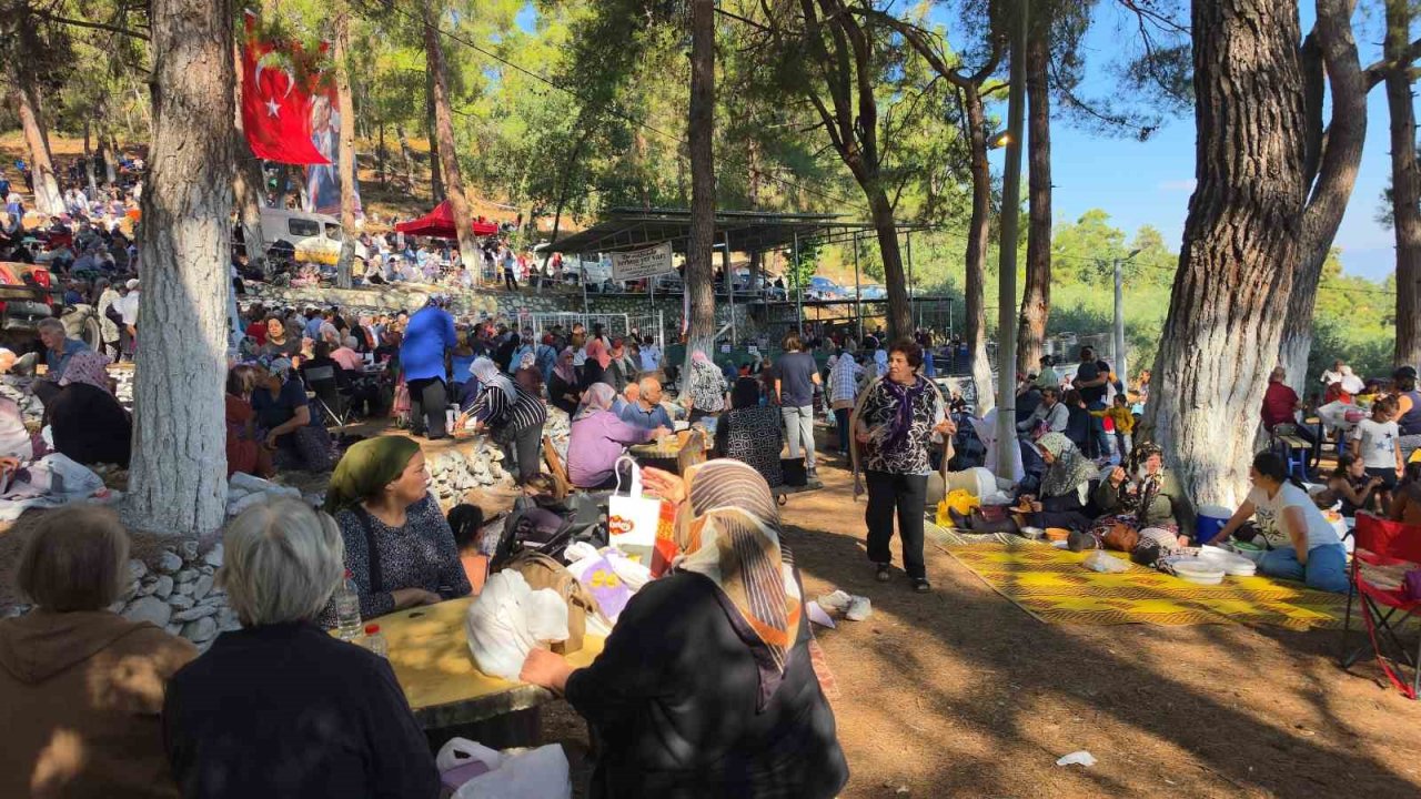 Karacasu’da 8 asırdır süren Dedebağ hayrı binlerce vatandaşı buluşturdu