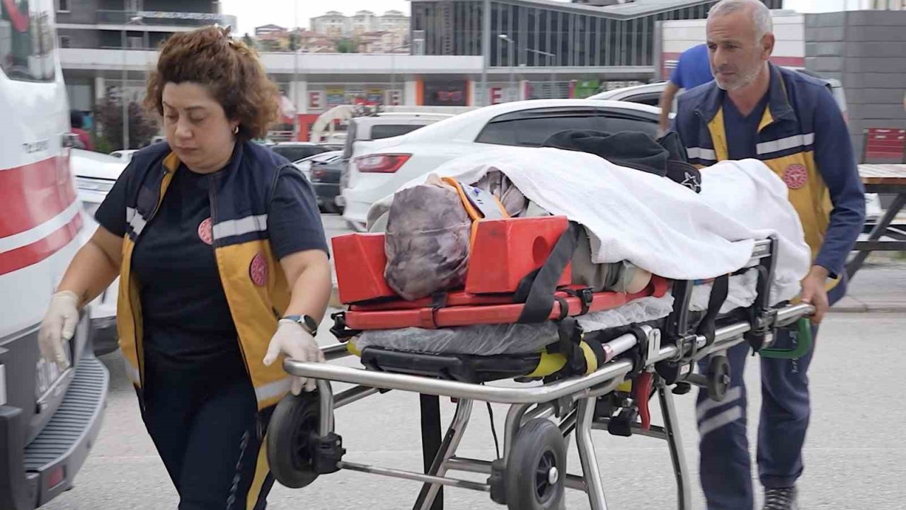 Kastamonu’da otomobil ile kamyon çarpıştı: 4 yaralı