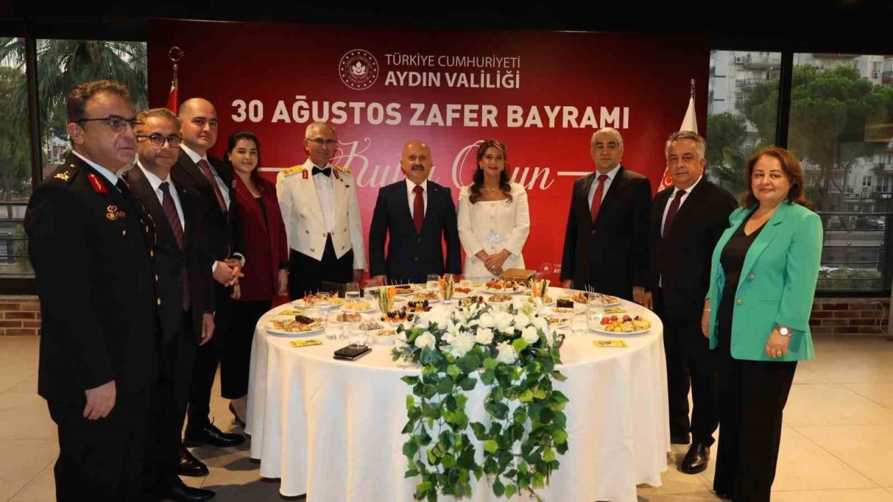 Aydın’da Zafer Bayramı resepsiyonu gerçekleştirildi