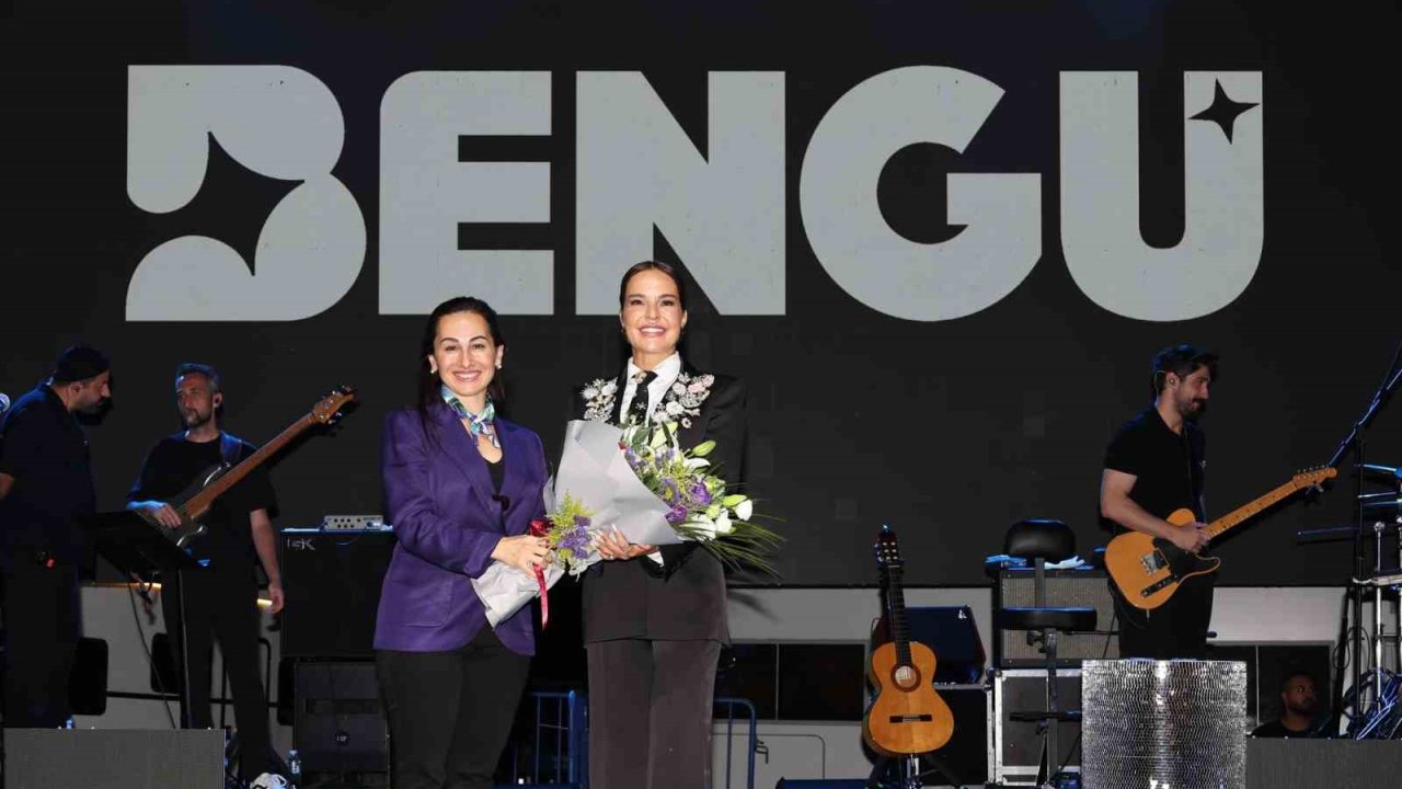 Beykoz’da 30 Ağustos Zafer Bayramı Coşkusu Bengü konseriyle zirveye ulaştı