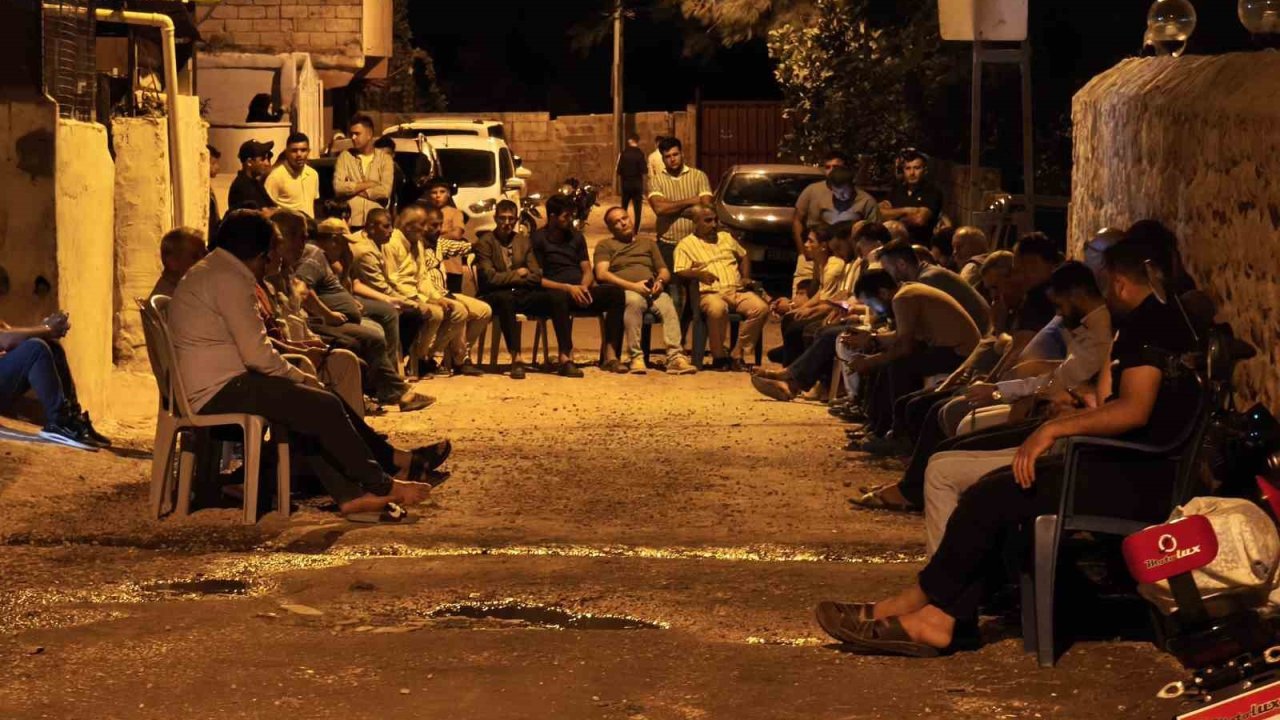 Batan gemide yolculuk yapan ağabey ve kardeşinden haber alınamıyor