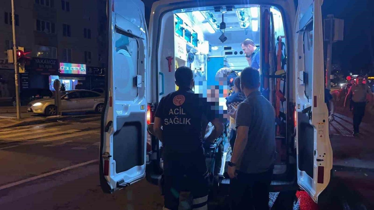Tabancayla yaralandı, tramvaya bindi