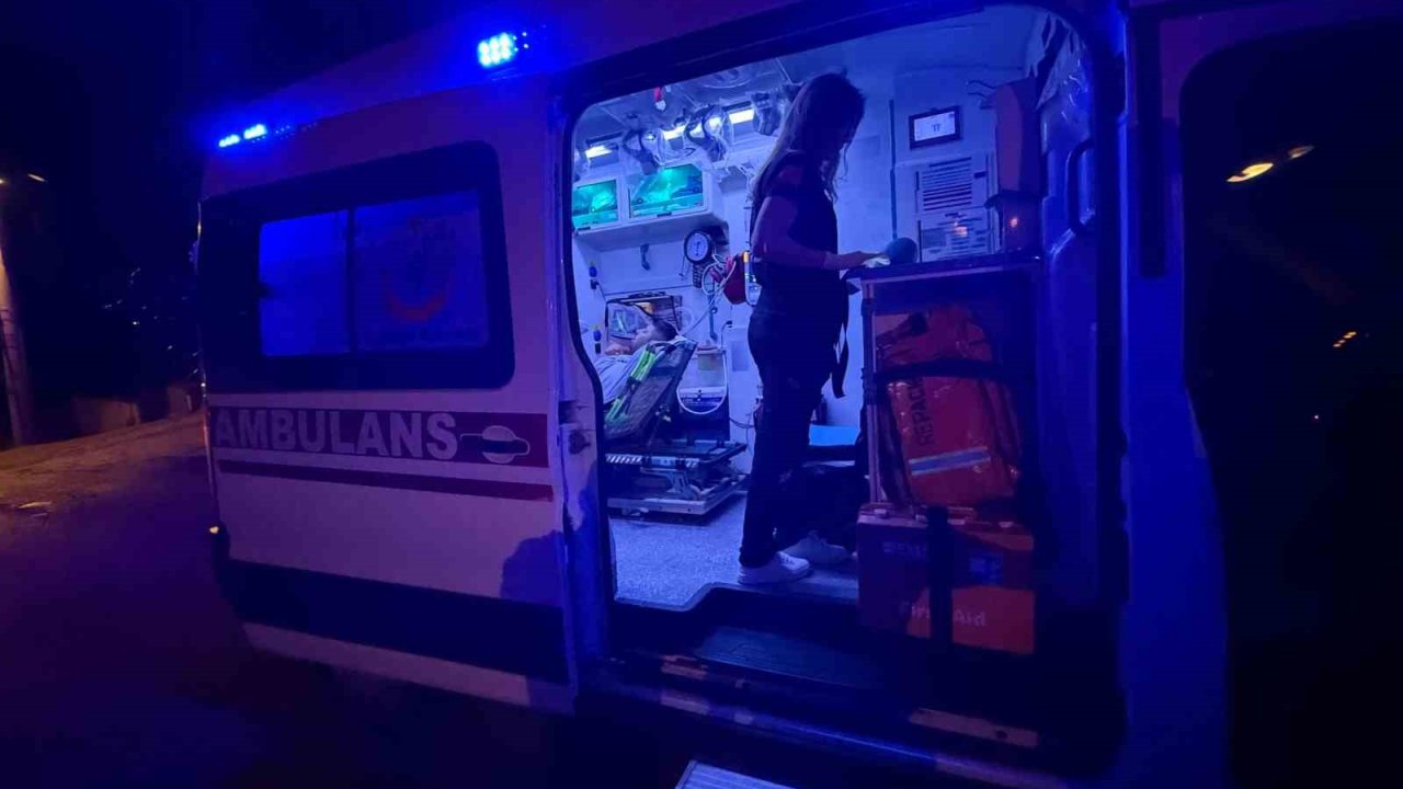 Asansör bir kat aşağıya kaydı, içindeki erkek şahıs korkudan bayıldı