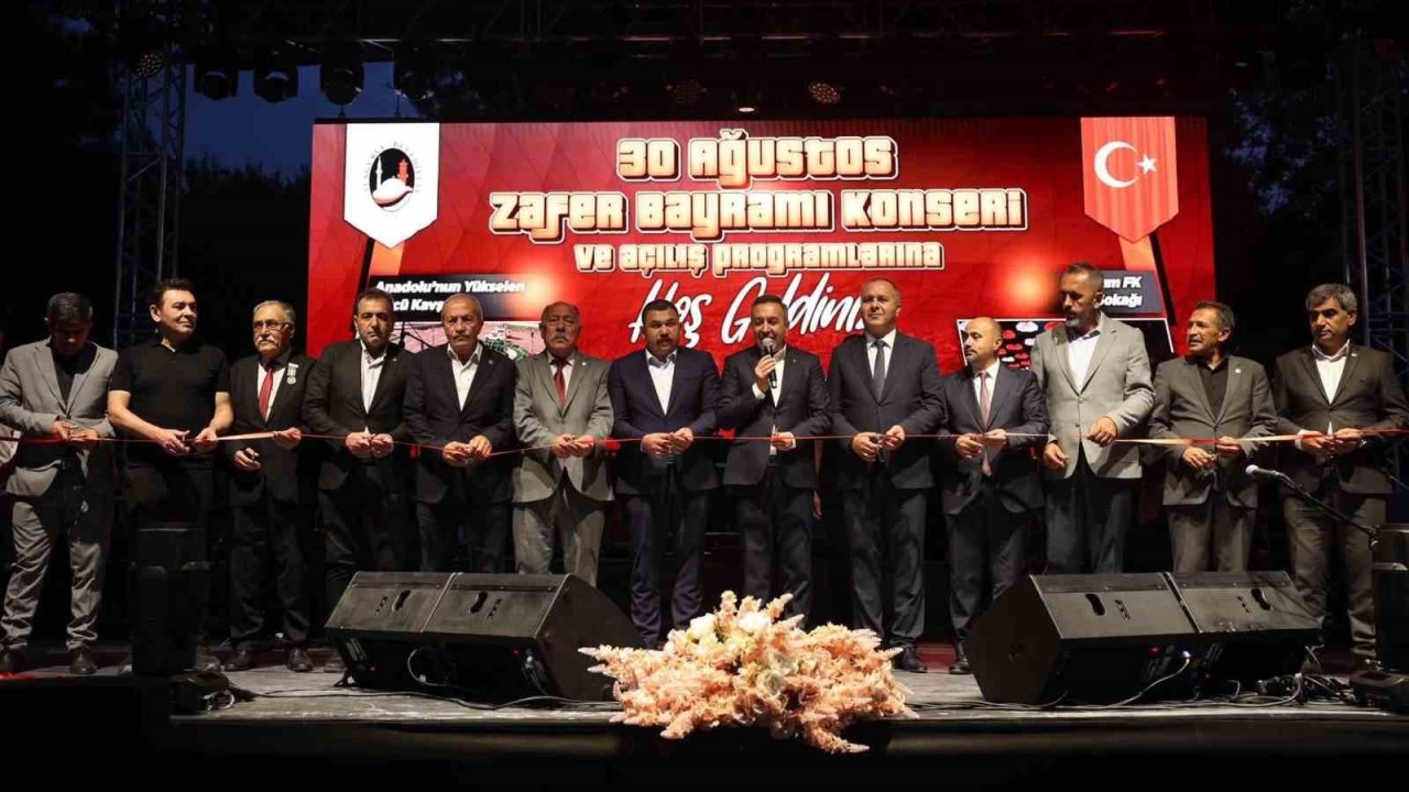 Sungurlu’da 30 Ağustos coşkusu açılışlar ve konserle taçlandı