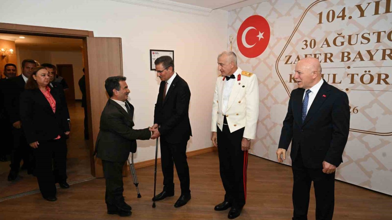 Valilikten kabul töreni