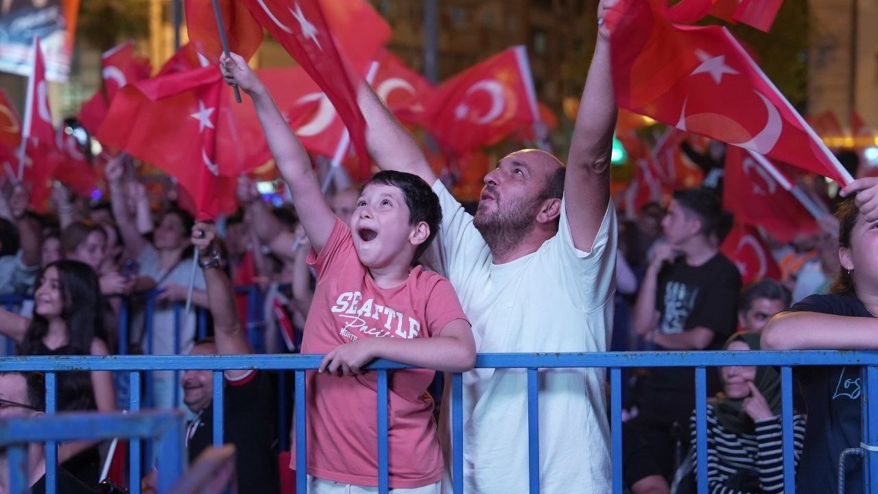 Denizli’de 30 Ağustos coşkusu Sagopa ile zirveye tırmandı