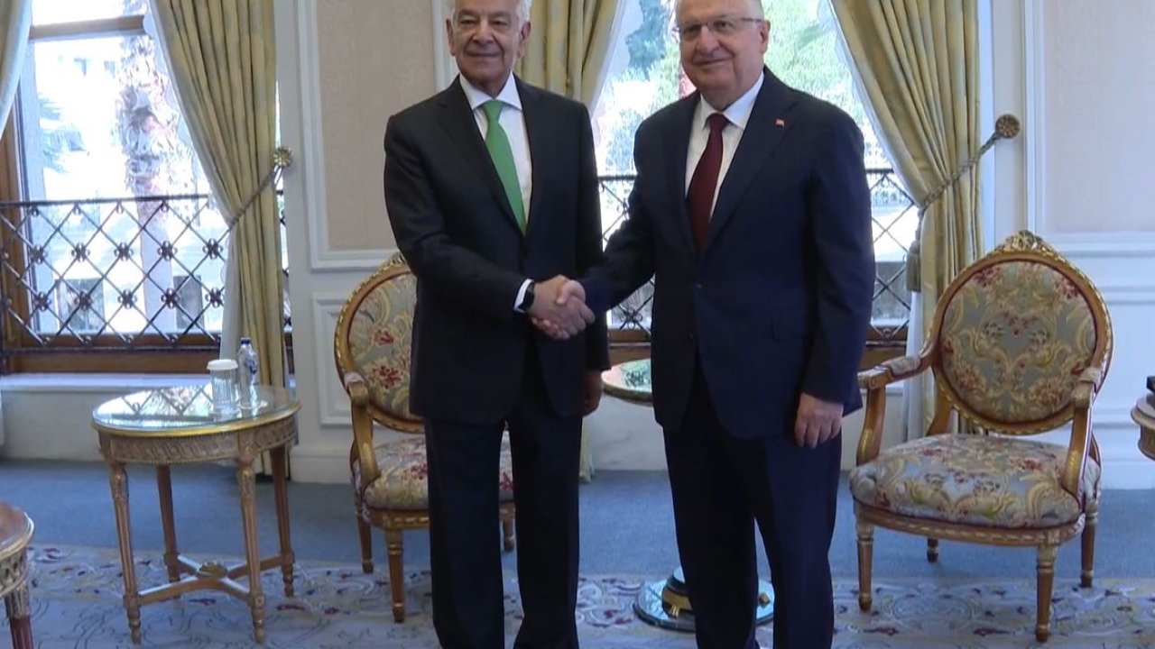 Milli Savunma Bakanı Yaşar Güler ile Pakistan Savunma Bakanı Khawaja Muhammad Asi görüştü