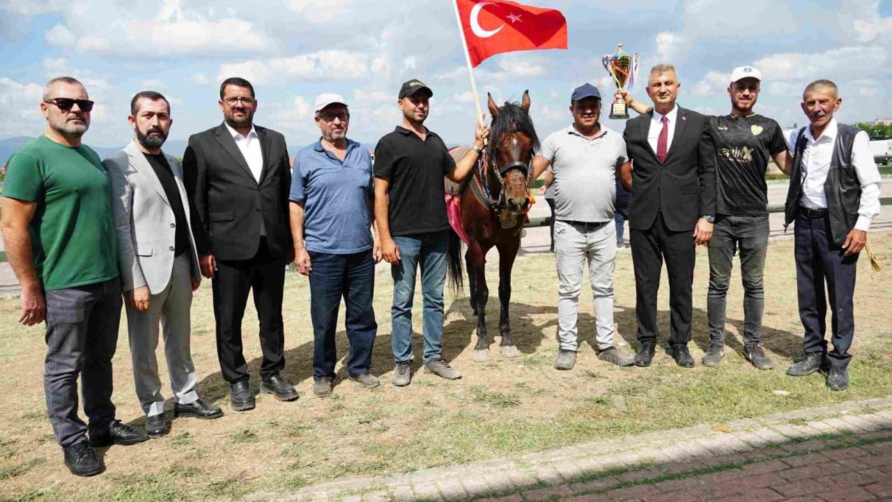 Rahvan at koşusunda altın kemer sahibini buldu