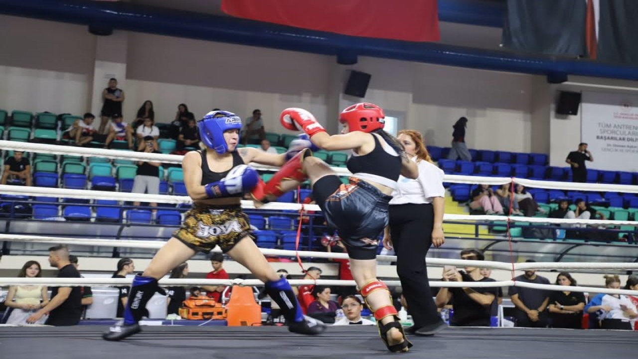 18. İller Arası Zafer Kupası Kick Boks Şampiyonası Kütahya’da gerçekleştirildi