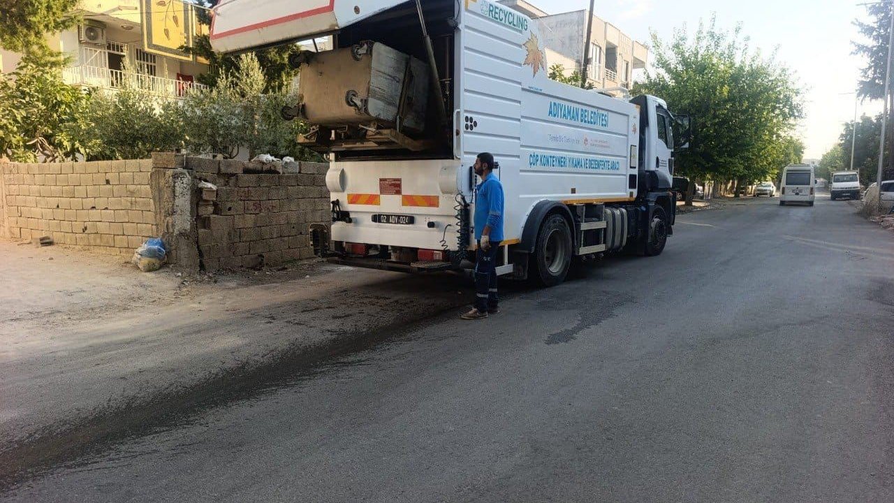 Adıyaman’da 33 mahallede konteyner temizliği