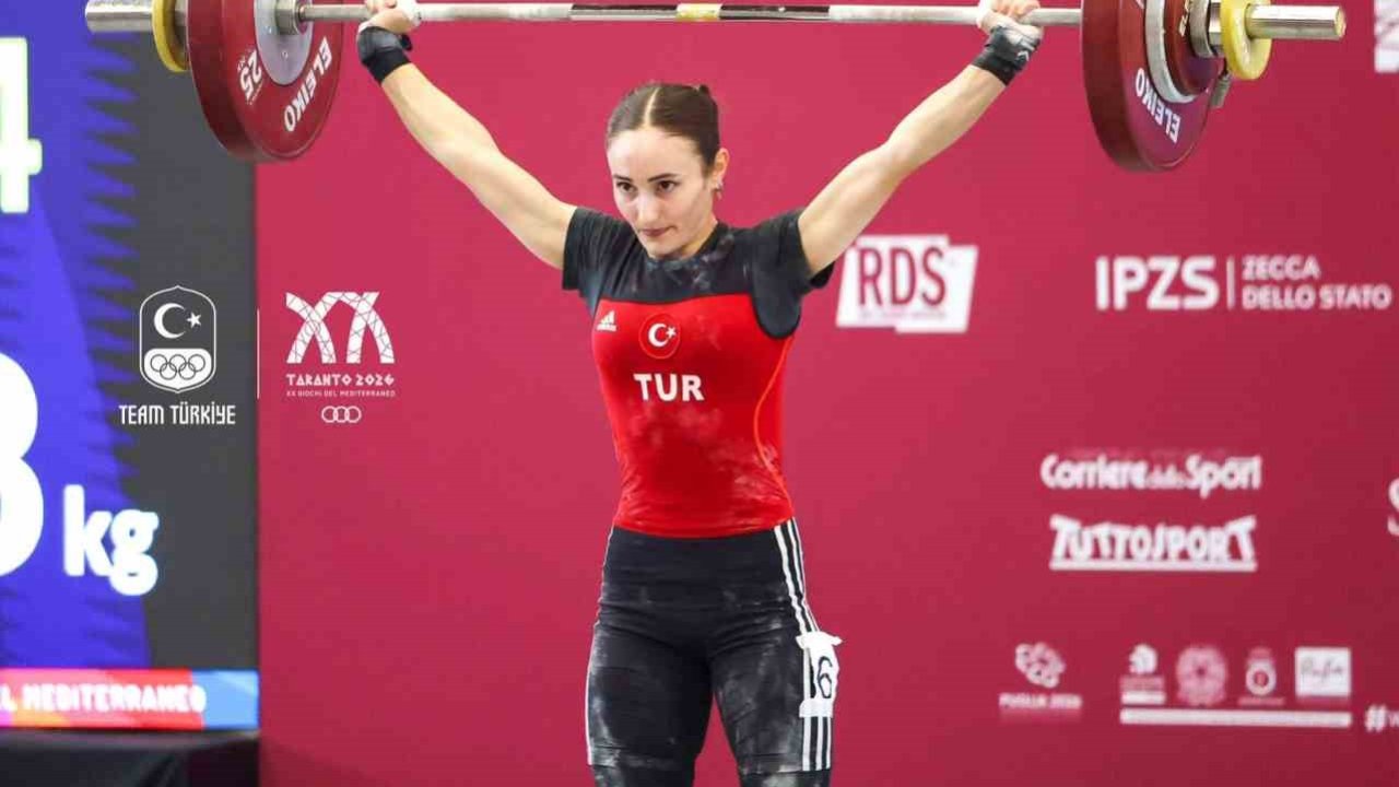 Cansel Özkan’dan koparmada altın madalya