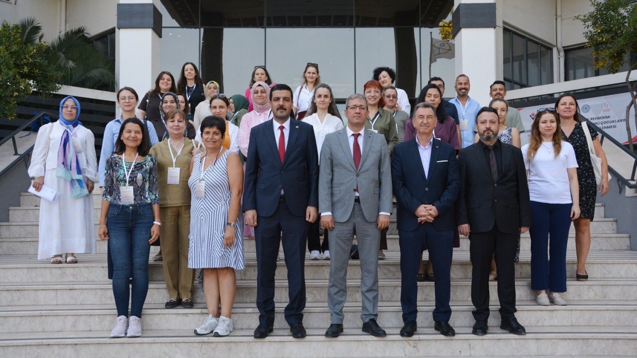 Manisa’da özel çocuklar için ’İlk rehber’ aileler olacak