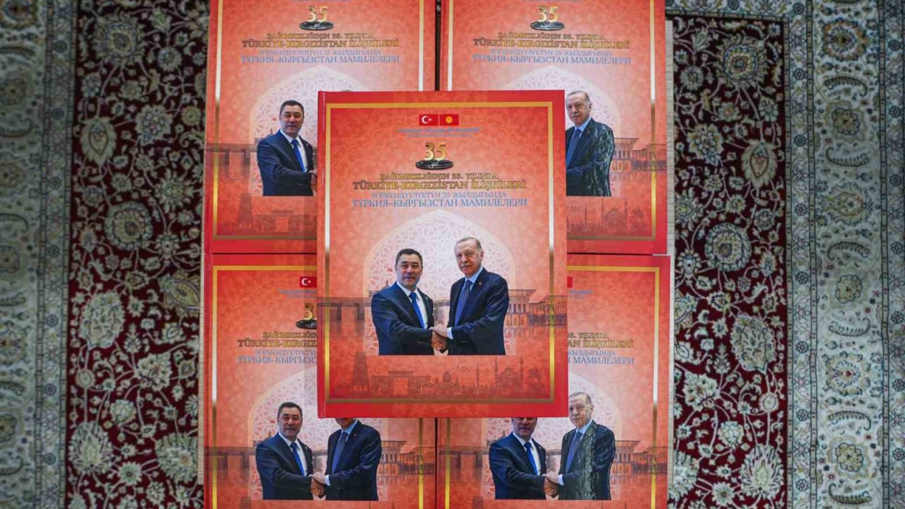 Cumhurbaşkanı Erdoğan, Caparov’a baş yazısını kendisinin yazdığı kitabı armağan edecek