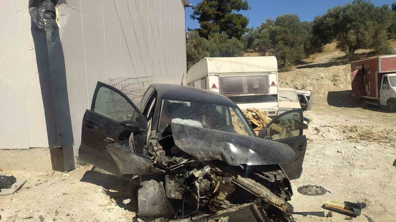 Kuşadası’nda trafik kazası: 2 yaralı