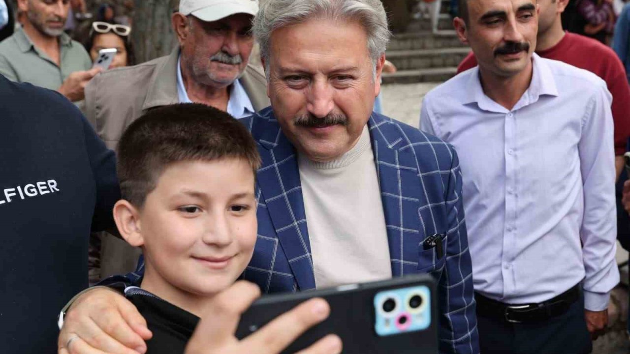 Başkan Palancıoğlu Ağırnas Pilav Şenliği’nde vatandaşlarla ve muhtarlarla bir araya geldi