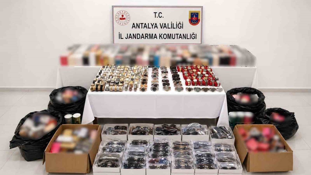 Manavgat’ta 4 milyon 350 bin liralık gümrük kaçağı ürün ele geçirildi
