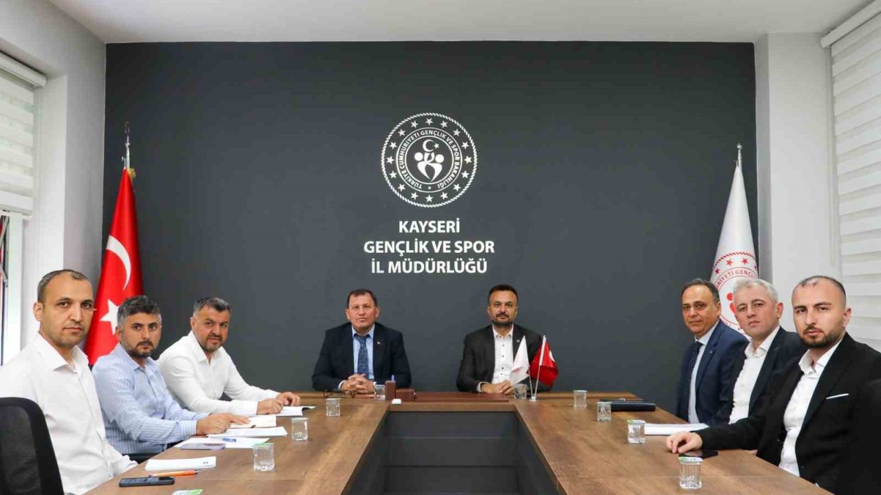 Kayseri’de Yamaç Paraşütü İstişare Toplantısı yapıldı