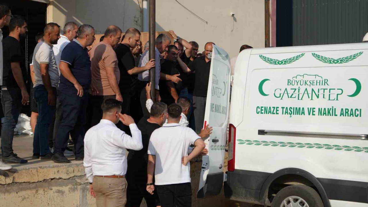 Batan gemide hayatını kaybeden Nihat Balyemez’in cenazesi Gaziantep’e getirildi
