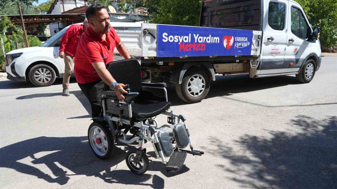 Başkan Kocagöz engelli vatandaşın akülü sandalye talebini saatler içinde yerine getirdi