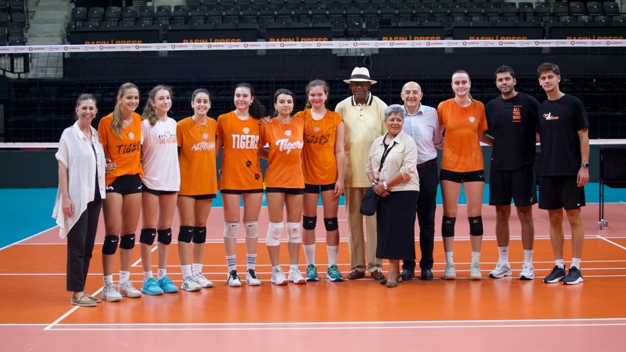 Eczacıbaşı Spor Kulübü, 60. yılında basketbol efsanelerini yeni evinde ağırladı