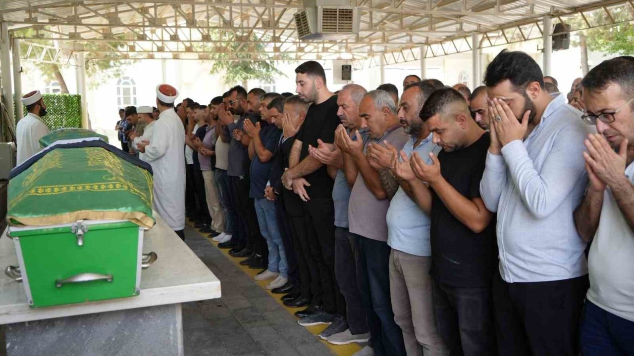 KKTC’de batan yolcu gemisinde hayatını kaybeden 14 yaşındaki Nisa, Gaziantep’te defnedildi