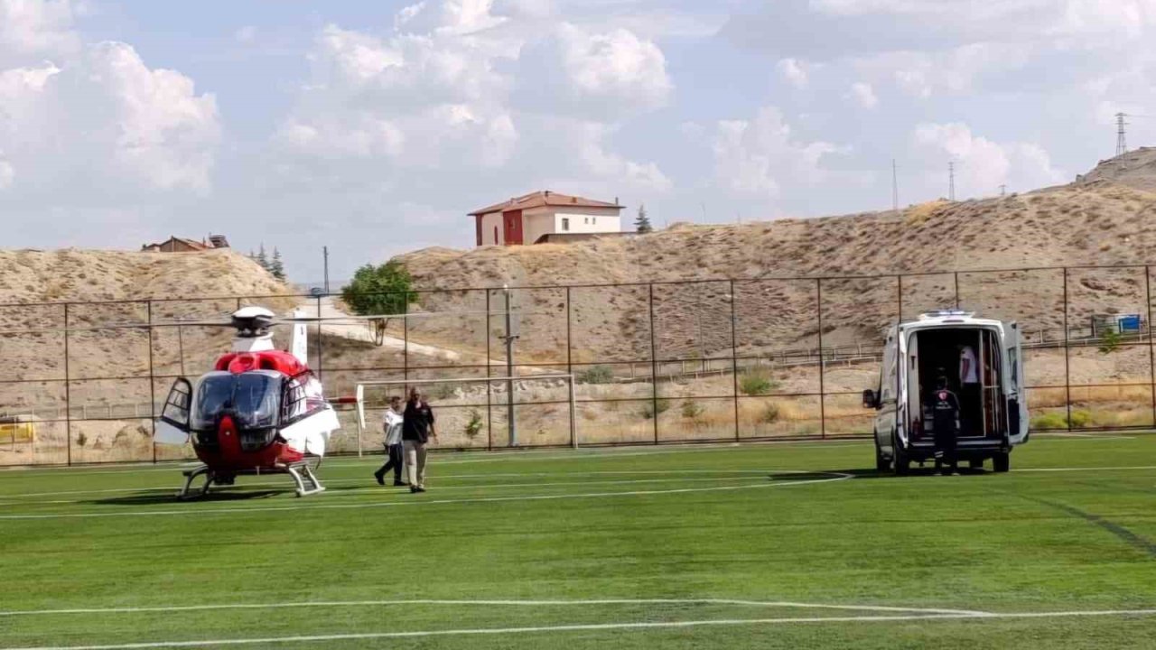 Darende’de 97 yaşındaki hasta hava ambulansıyla Malatya’ya sevk edildi