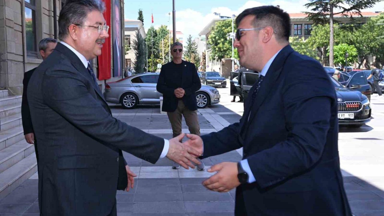 Adalet Bakan Yardımcısı Tuncay, Eskişehir Valisi Yılmaz’ı ziyaret etti