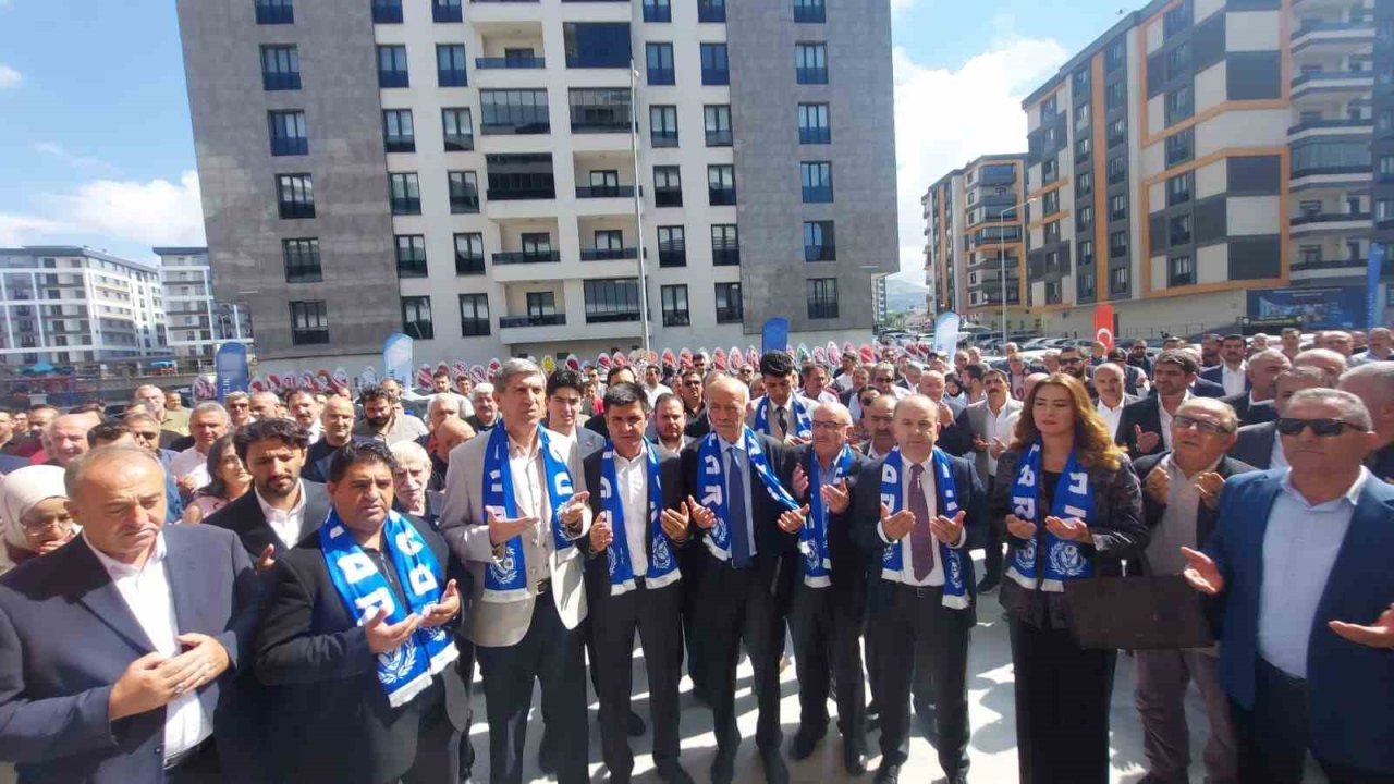 ETSO başkanlığına aday olan Lütfü Yücelik, Seçim İrtibat Ofisi’ni açtı