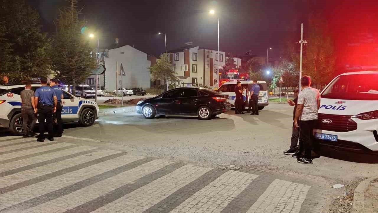 Akrabalar arasında bıçaklı kavga: 1 yaralı