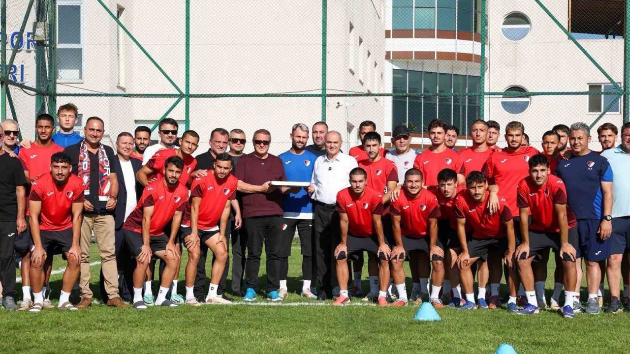 Başkan Özlü’den Düzcespor’lu futbolculara moral verdi