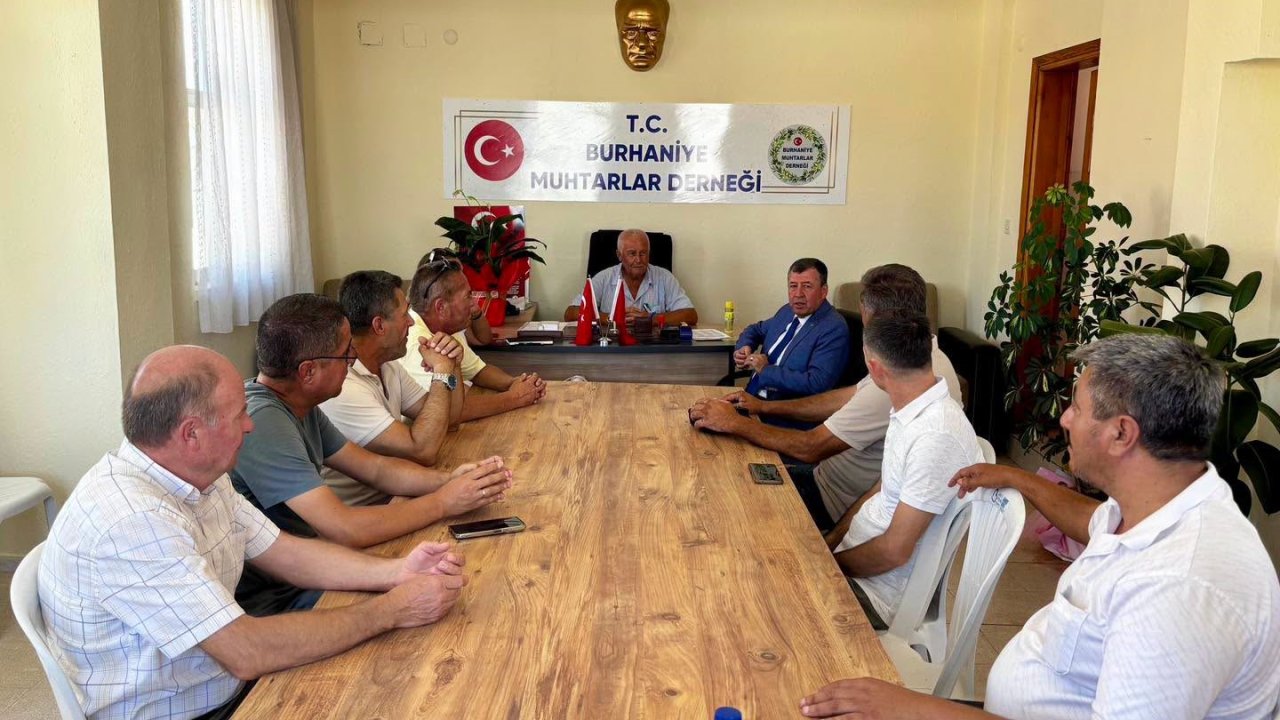 Burhaniye’de muhtarlar toplantısı yapıldı