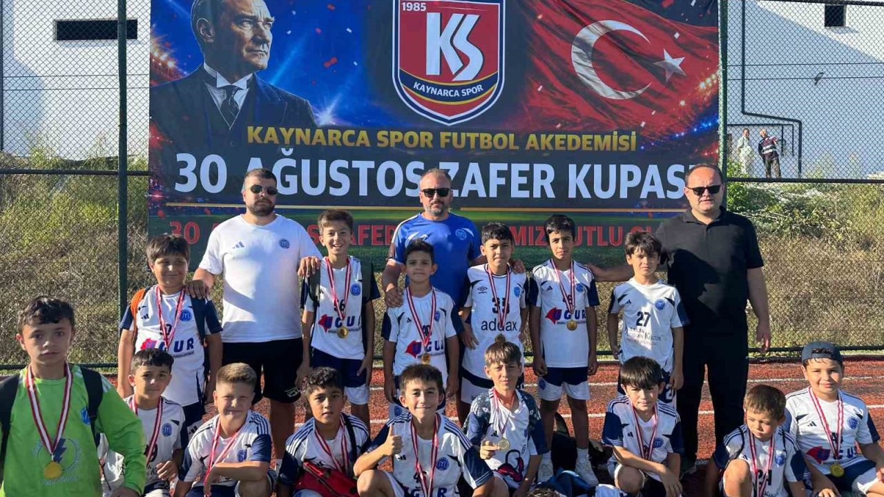 1299 Bilecikspor Kulübü Zafer Kupası’nda grubu lider bitirdi