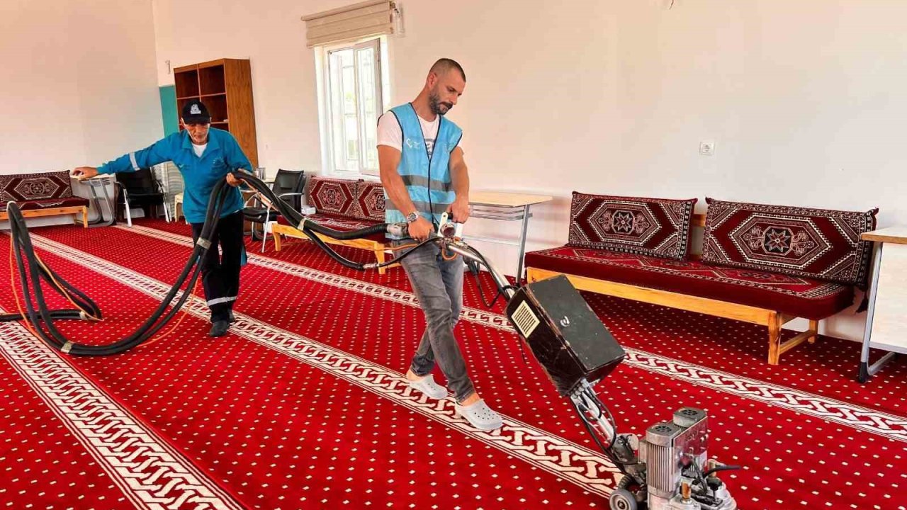 Adıyaman’da ibadethanelerde temizlik çalışması