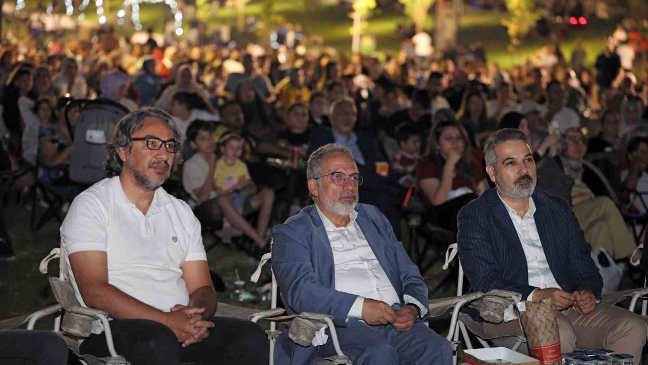 Talas’ta açık hava sinemasında ‘Asırlık Gece’ heyecanı