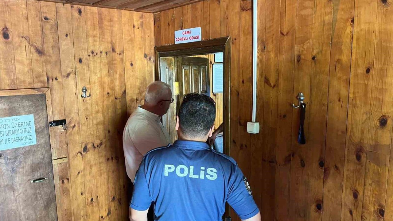 Sinop’ta tarihi camide şüpheli olay: Elektrik hattı kesildi, imam odasının kapısı zorlandı
