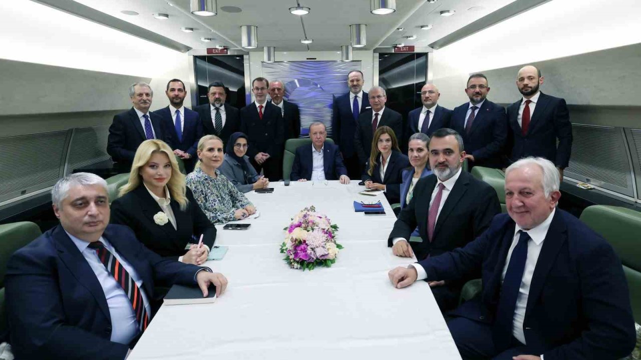 Cumhurbaşkanı Erdoğan: "Yunanistan girdiği bu yanlış yoldan dönmeli, gayri askeri statüdeki adaları silahlandırmaktan vazgeçmelidir"