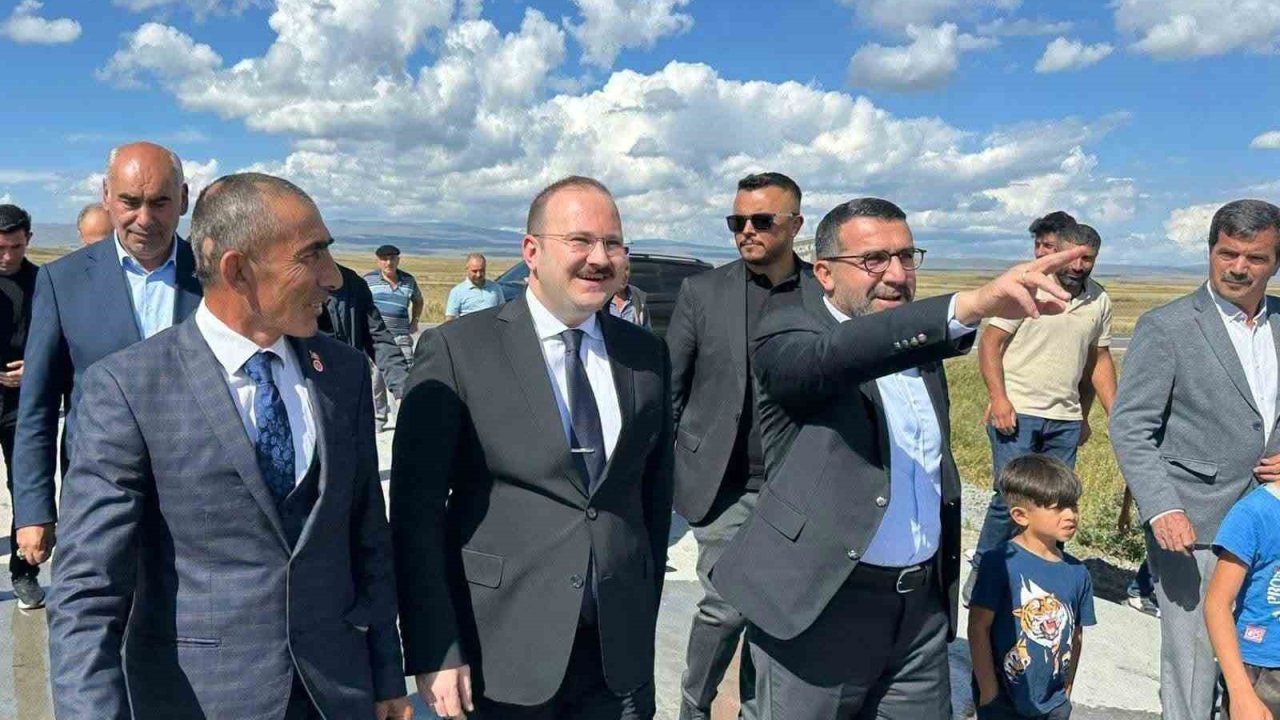 Arpaçay’da köy yolları betonla güçleniyor: Kuyucuk köyüne 650 metrelik beton yol